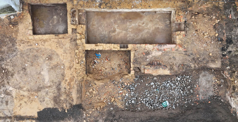 Archäologische Grabung aus der Vogelperspektive